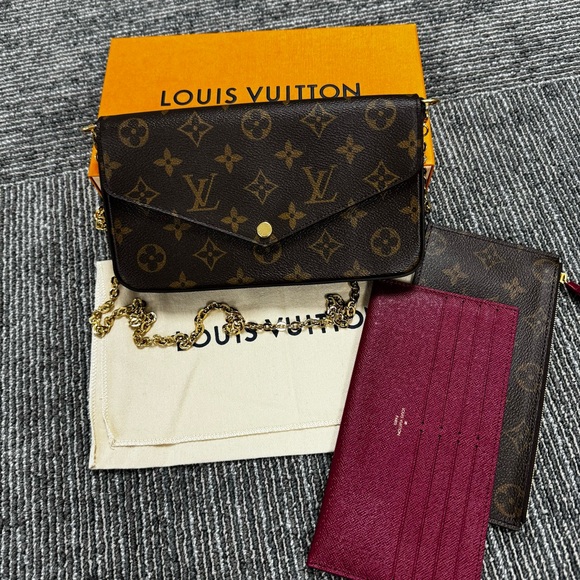 LOUIS VUITTON MONOGRAM FELICIE POCHETTE CLUTCH - Picture 1 of 16